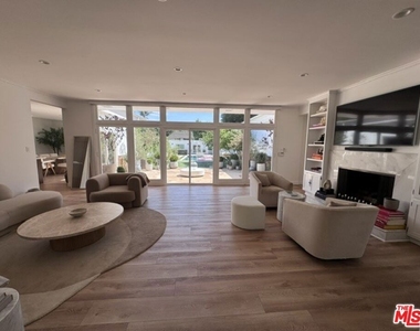 604 Trenton Drive - Photo Thumbnail 8