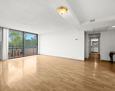 10535 Wilshire Boulevard - Photo Thumbnail 13
