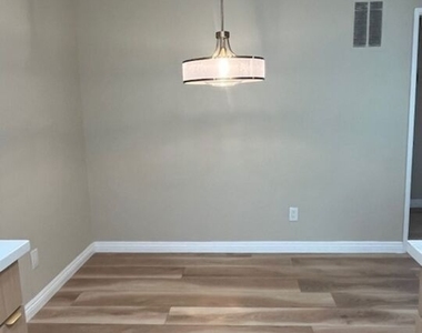 822 S Shenandoah Street - Photo Thumbnail 9