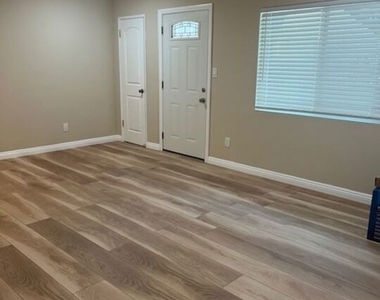 822 S Shenandoah Street - Photo Thumbnail 5