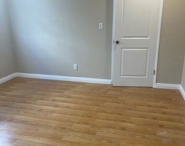 822 S Shenandoah Street - Photo Thumbnail 35
