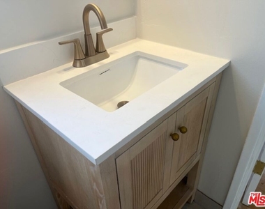 822 S Shenandoah Street - Photo Thumbnail 37