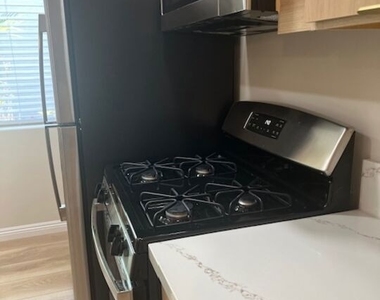 822 S Shenandoah Street - Photo Thumbnail 15