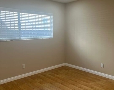822 S Shenandoah Street - Photo Thumbnail 31