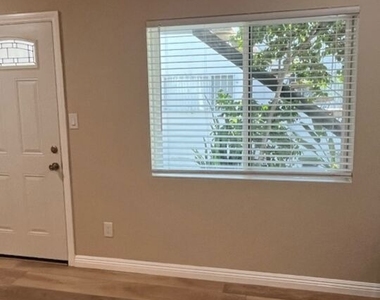 822 S Shenandoah Street - Photo Thumbnail 7