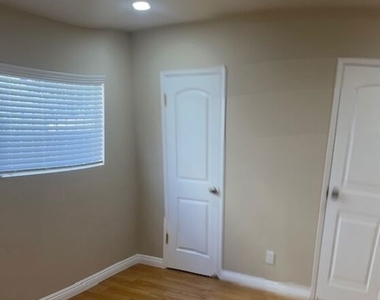 822 S Shenandoah Street - Photo Thumbnail 20