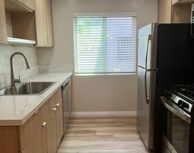 822 S Shenandoah Street - Photo Thumbnail 10