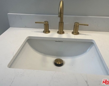 822 S Shenandoah Street - Photo Thumbnail 40