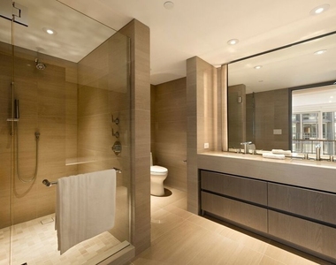 2025 Avenue Of The Stars - Photo Thumbnail 6