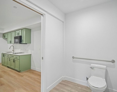 3221 W 71st Street - Photo Thumbnail 17
