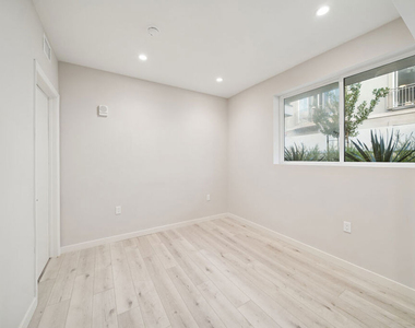 1051 S Corning Street - Photo Thumbnail 11
