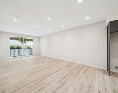 1051 S Corning Street - Photo Thumbnail 3
