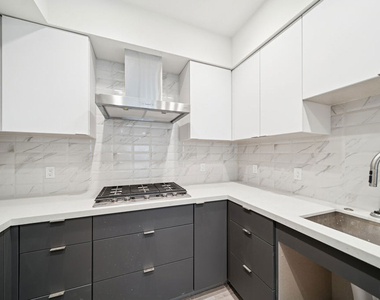 1051 S Corning Street - Photo Thumbnail 6