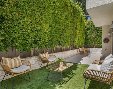 967 Hammond Street - Photo Thumbnail 5
