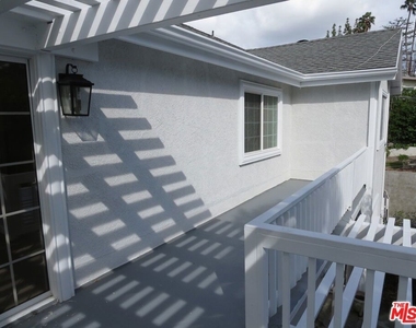 18232 Rosita Street - Photo Thumbnail 19