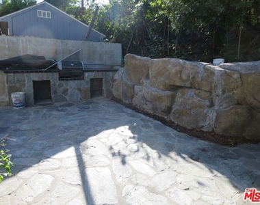18232 Rosita Street - Photo Thumbnail 25