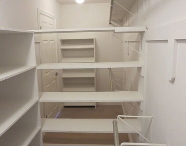18232 Rosita Street - Photo Thumbnail 13