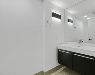 13600 Marina Pointe Drive - Photo Thumbnail 19