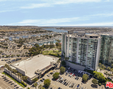 13600 Marina Pointe Drive - Photo Thumbnail 31