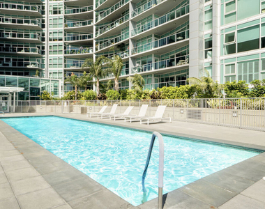 13600 Marina Pointe Drive - Photo Thumbnail 24