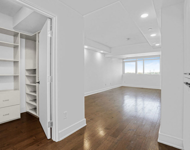 13600 Marina Pointe Drive - Photo Thumbnail 11