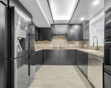 13600 Marina Pointe Drive - Photo Thumbnail 21