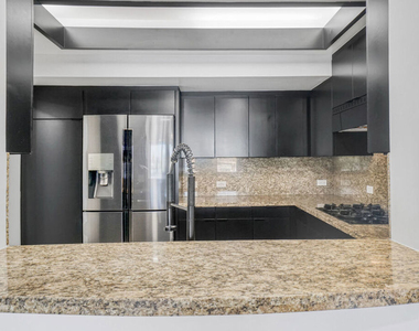 13600 Marina Pointe Drive - Photo Thumbnail 5