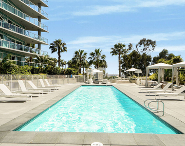 13600 Marina Pointe Drive - Photo Thumbnail 22