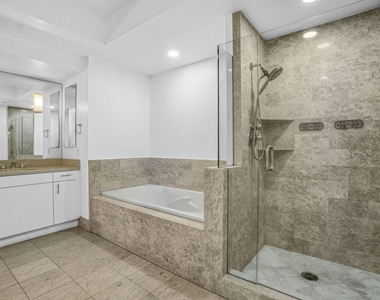 13600 Marina Pointe Drive - Photo Thumbnail 13