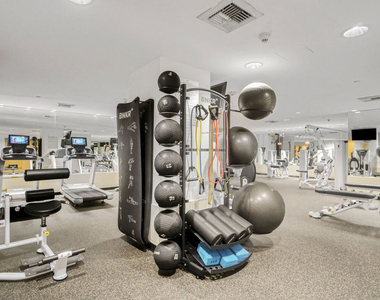 13600 Marina Pointe Drive - Photo Thumbnail 28