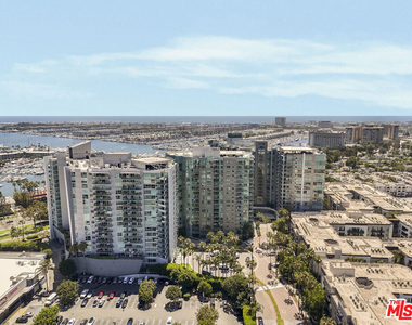 13600 Marina Pointe Drive - Photo Thumbnail 29