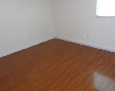 2348 Smythe Ave. - Photo Thumbnail 7