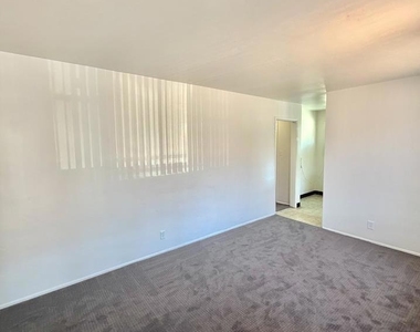 9747 Riverview - Photo Thumbnail 1