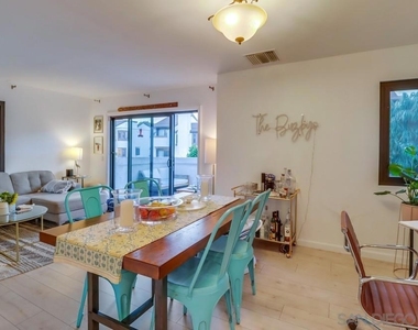 3960 Voltaire St - Photo Thumbnail 4