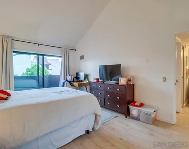 3960 Voltaire St - Photo Thumbnail 9