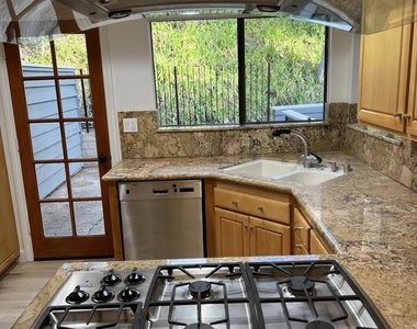 1423 View Drive - Photo Thumbnail 4