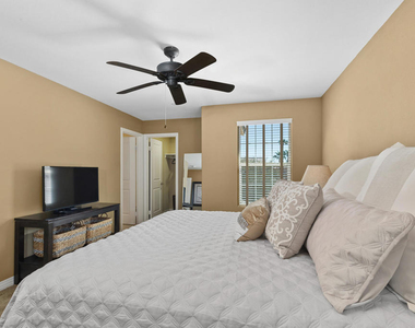 52155 Desert Spoon Court - Photo Thumbnail 20
