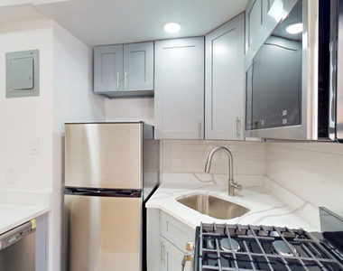 East 38th Street - Photo Thumbnail 1