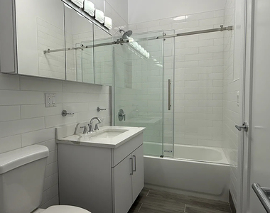 West 68th Street & Central Park West - Photo Thumbnail 5