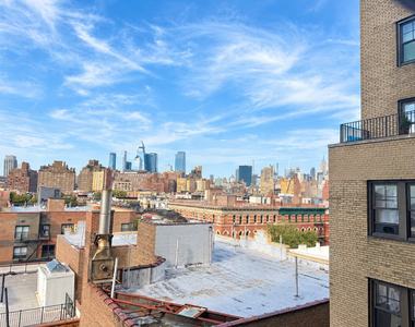 95 Christopher Street - Photo Thumbnail 5