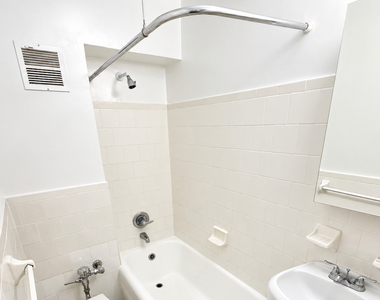 95 Christopher Street - Photo Thumbnail 8