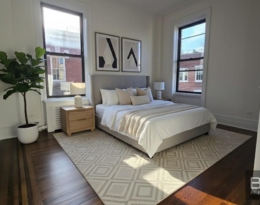 West 72nd Street - Photo Thumbnail 1