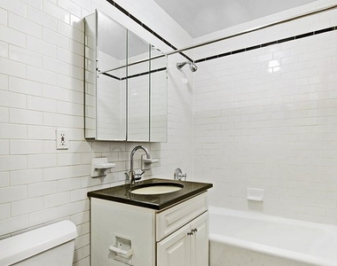 West 54th Street - Photo Thumbnail 5
