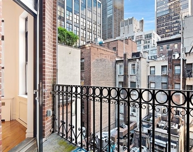 West 54th Street - Photo Thumbnail 6