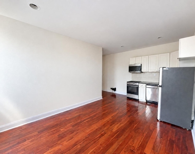 20 Magaw Place - Photo Thumbnail 2