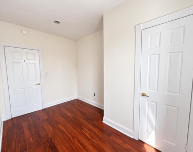 20 Magaw Place - Photo Thumbnail 7