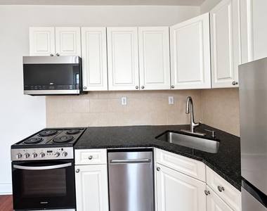 20 Magaw Place - Photo Thumbnail 3