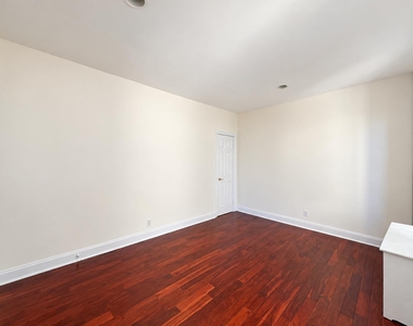 20 Magaw Place - Photo Thumbnail 5