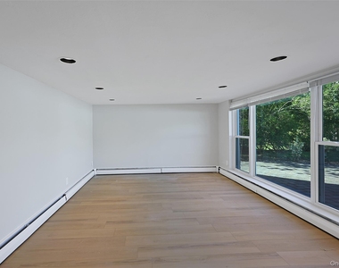 25 Hollywood Drive - Photo Thumbnail 15