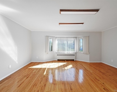 25 Hollywood Drive - Photo Thumbnail 5